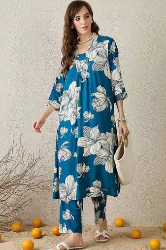 Women Floral Printed Regular Kurta with Trousers