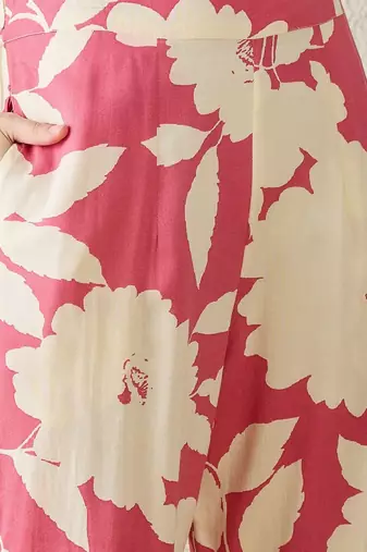 Women Floral Printed Regular Kurta with Trousers