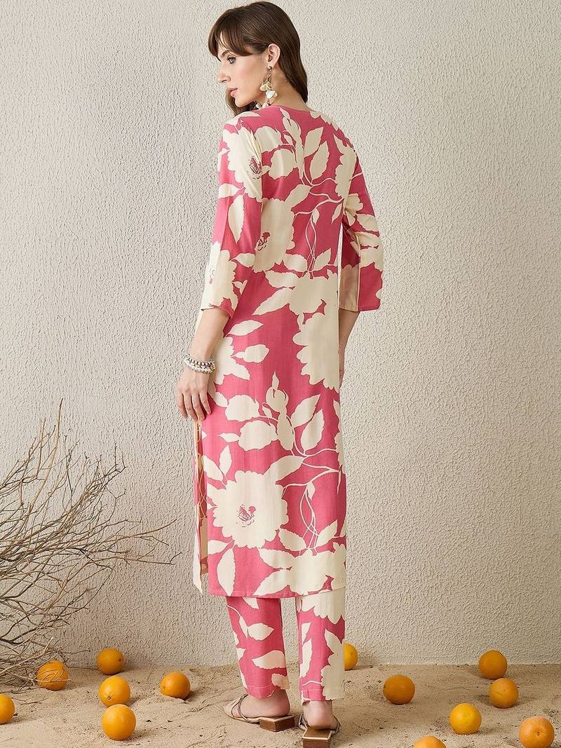 Women Floral Printed Regular Kurta with Trousers