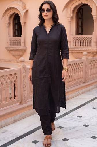 Women Regular Thread Work Kurta with Trousers