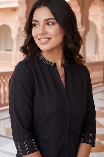 Women Regular Thread Work Kurta with Trousers