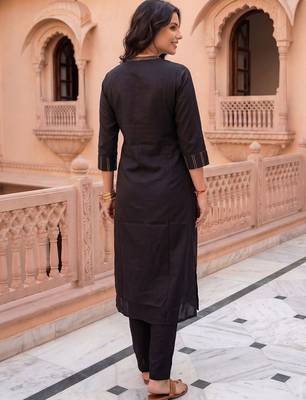 Women Regular Thread Work Kurta with Trousers 4