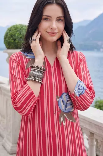 Women Printed Regular Kurta with Trousers