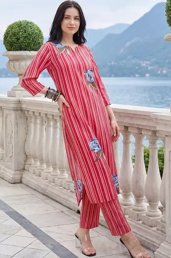 Women Printed Regular Kurta with Trousers