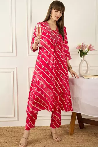 Women Leheriya Printed Regular Thread Work Kurta with Trousers