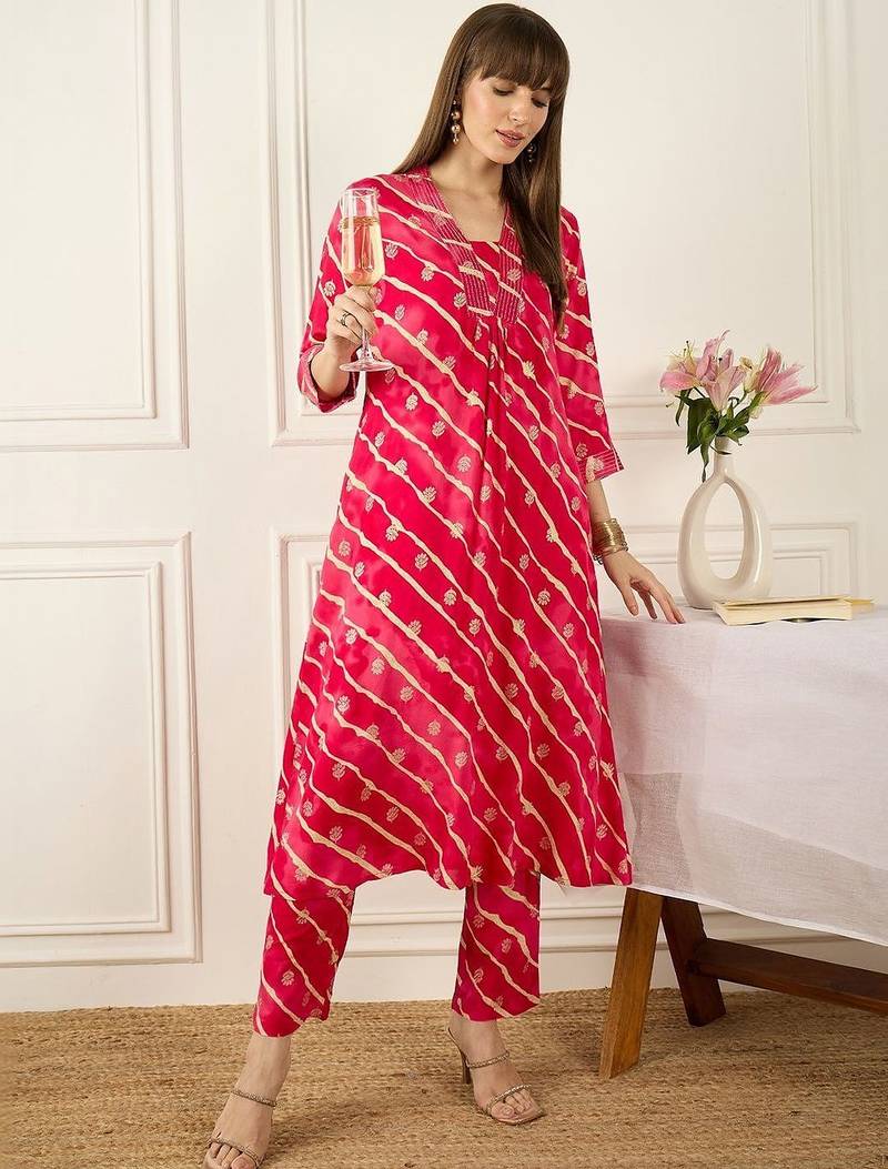 Women Leheriya Printed Regular Thread Work Kurta with Trousers