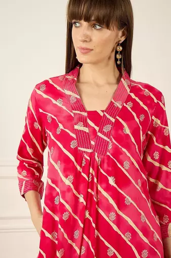 Women Leheriya Printed Regular Thread Work Kurta with Trousers