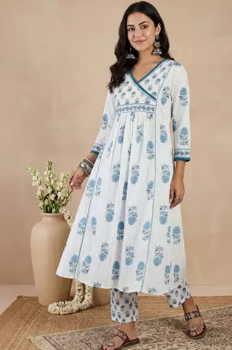 Women Floral Printed Regular Pure Cotton Kurta with Trousers