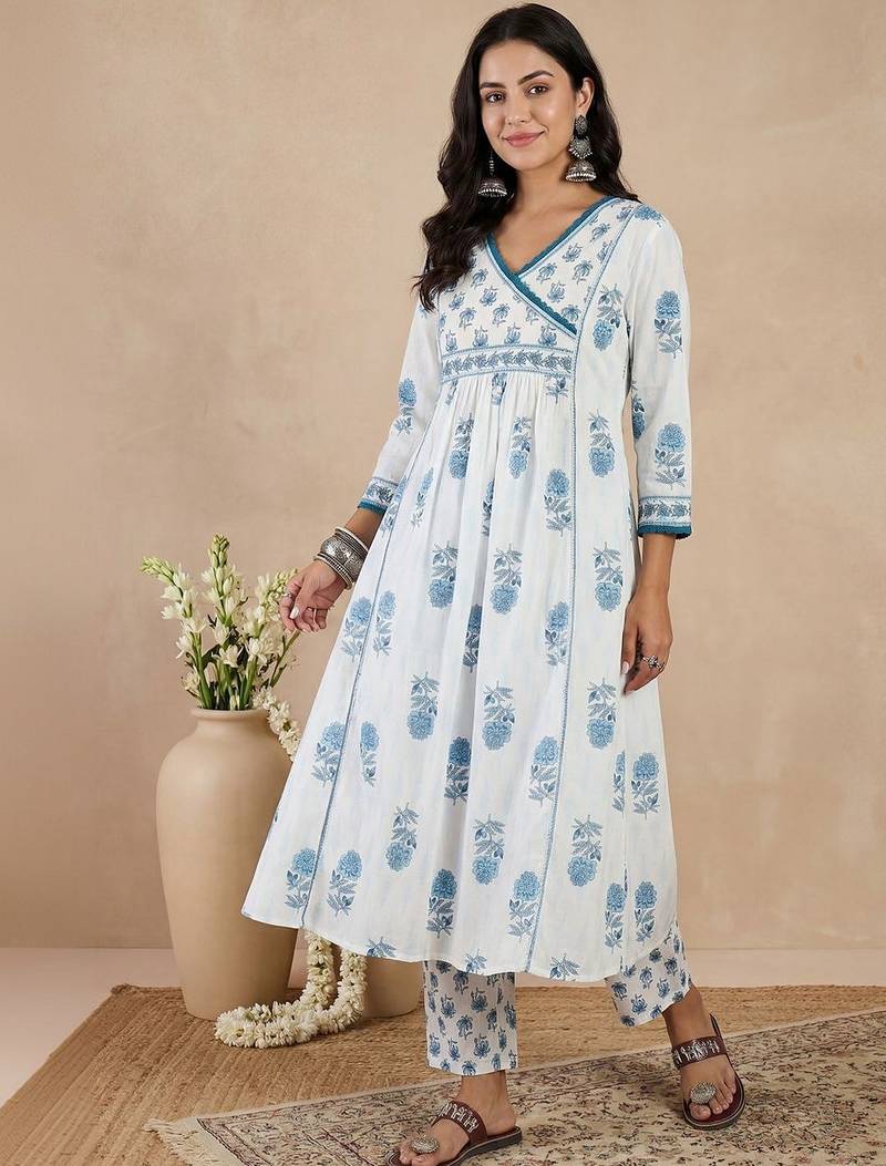 Women Floral Printed Regular Pure Cotton Kurta with Trousers