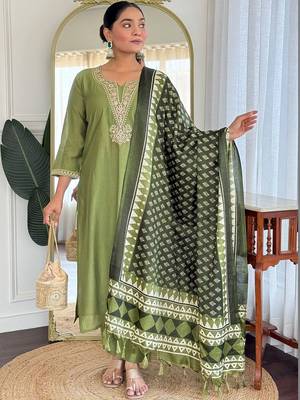 Women Ethnic Motifs Embroidered Regular Sequinned Kurta with Trousers & With Dupatta 2