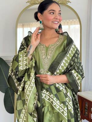 Women Ethnic Motifs Embroidered Regular Sequinned Kurta with Trousers & With Dupatta 5