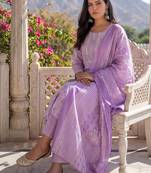 Women Floral Printed Regular Mirror Work Kurta with Trousers & With Dupatta