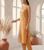 Women Ethnic Motifs Printed Regular Pure Cotton Kurta with Trousers