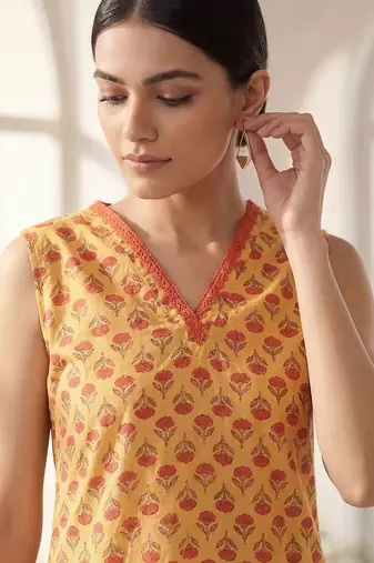Women Ethnic Motifs Printed Regular Pure Cotton Kurta with Trousers