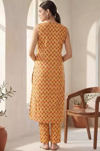 Women Ethnic Motifs Printed Regular Pure Cotton Kurta with Trousers