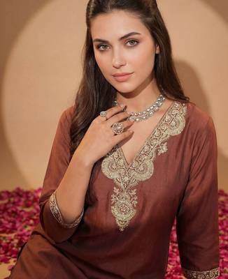 Women Ethnic Motifs Embroidered Regular Sequinned Kurta with Trousers 2