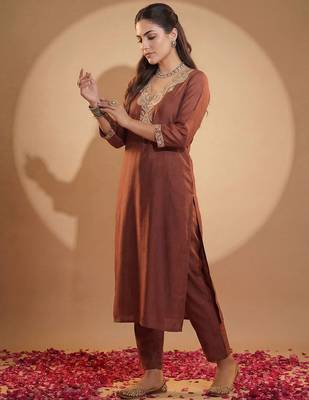 Women Ethnic Motifs Embroidered Regular Sequinned Kurta with Trousers 5