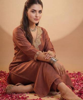 Women Ethnic Motifs Embroidered Regular Sequinned Kurta with Trousers 6