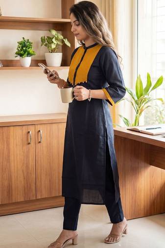 Women Regular Liva Kurta with Trousers