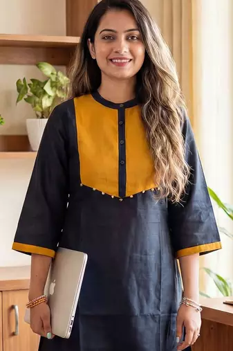 Women Regular Liva Kurta with Trousers