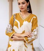 Women Floral Printed Regular Beads and Stones Kurta with Patiala