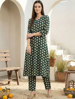 Women Printed Regular Pure Cotton Kurta with Trousers 2