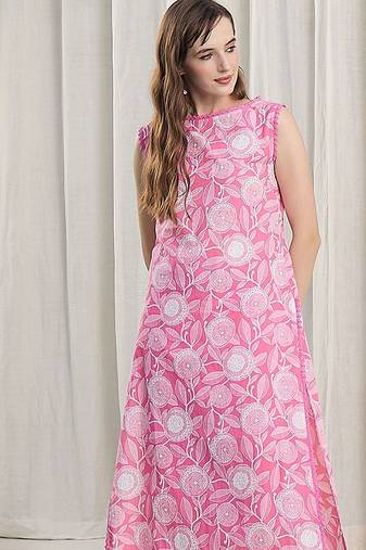 Women Floral Printed Cotton Kurta with Trousers