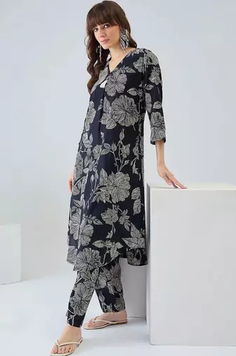 Women Floral Printed Regular Pure Cotton Kurta with Trousers