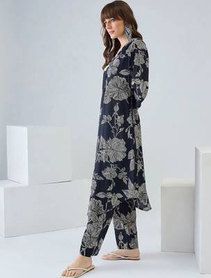 Women Floral Printed Regular Pure Cotton Kurta with Trousers 3