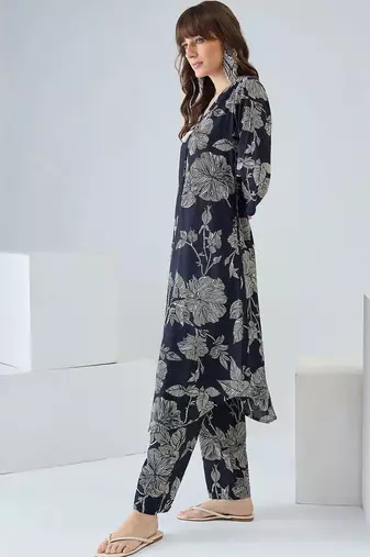 Women Floral Printed Regular Pure Cotton Kurta with Trousers