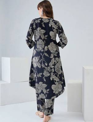 Women Floral Printed Regular Pure Cotton Kurta with Trousers 4