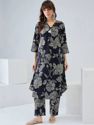 Women Floral Printed Regular Pure Cotton Kurta with Trousers 6