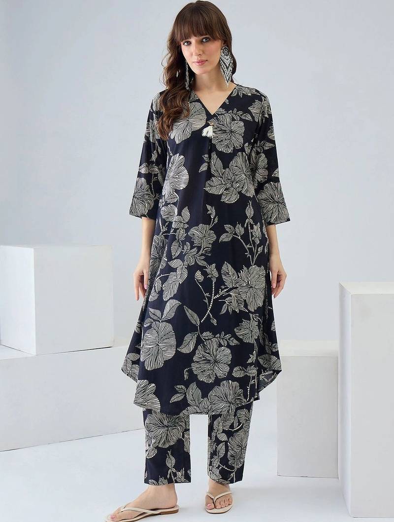 Women Floral Printed Regular Pure Cotton Kurta with Trousers