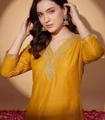 Women Ethnic Motifs Embroidered Regular Thread Work Kurta with Trousers