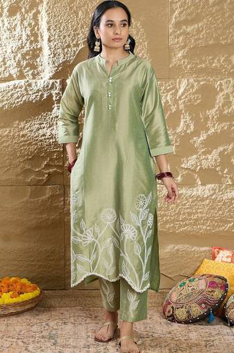 Women Floral Embroidered Regular Thread Work Kurta with Trousers