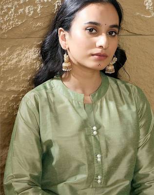 Women Floral Embroidered Regular Thread Work Kurta with Trousers 3