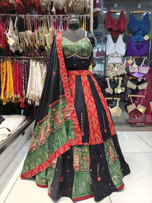 Green Navratri Mirror Work Chaniya Choli Set 2