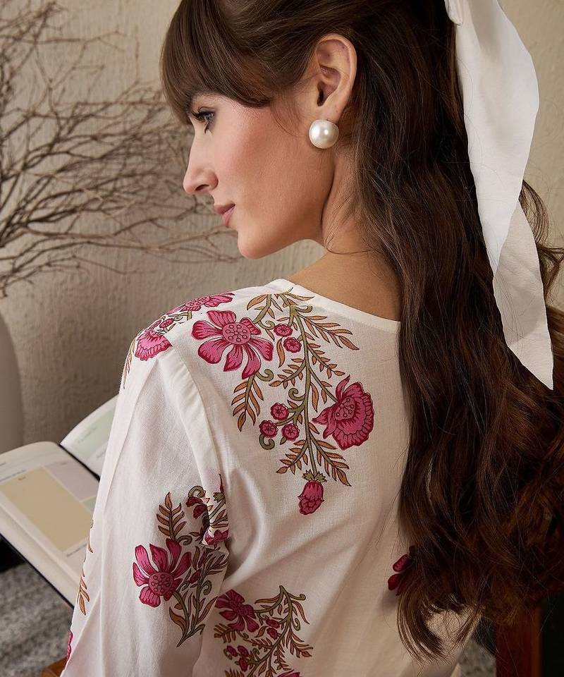 Floral Printed V-Neck Straight Pure Cotton Kurta With Trouser