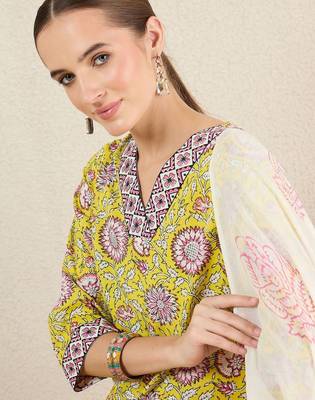 Floral Printed Pure Cotton V-Neck Straight Kurta with Trousers and Dupatta 1