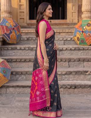 soft silk blend saree in black & rani pink for women festive wear 2