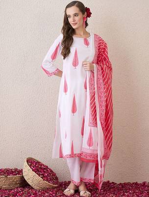 Floral Printed Round Neck Pure Cotton Straight Kurta With Trousers & Dupatta 2