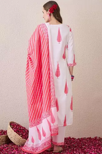 Floral Printed Round Neck Pure Cotton Straight Kurta With Trousers & Dupatta