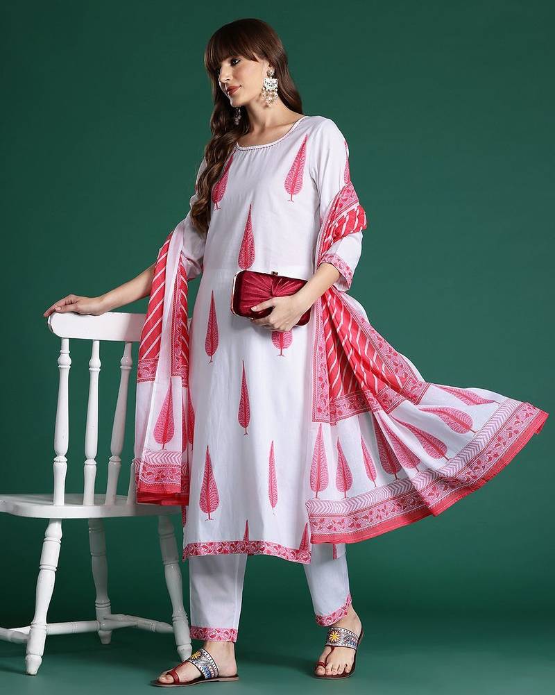 Floral Printed Sequinned Pure Cotton Kurta with Trousers & With Dupatta