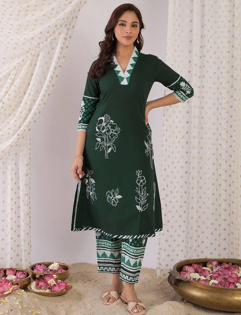 Women Floral Printed Regular Pure Cotton Kurta with Trousers