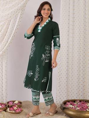Women Floral Printed Regular Pure Cotton Kurta with Trousers 4