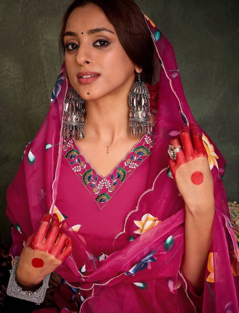 Women Floral Embroidered Regular Thread Work Pure Cotton Kurta
