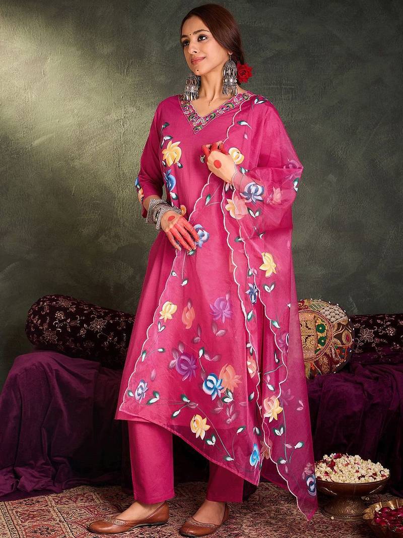 Women Floral Embroidered Regular Thread Work Pure Cotton Kurta