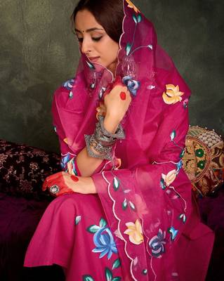 Women Floral Embroidered Regular Thread Work Pure Cotton Kurta 7