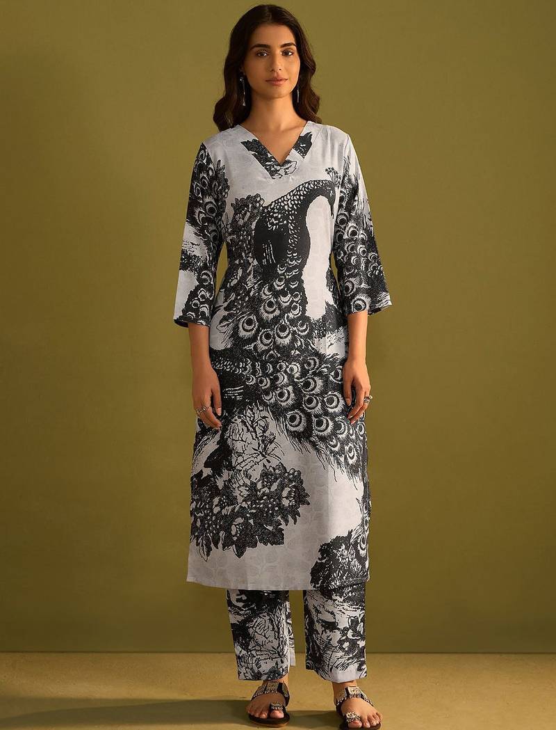 Floral Printed V-Neck Straight Kurta With Trousers
