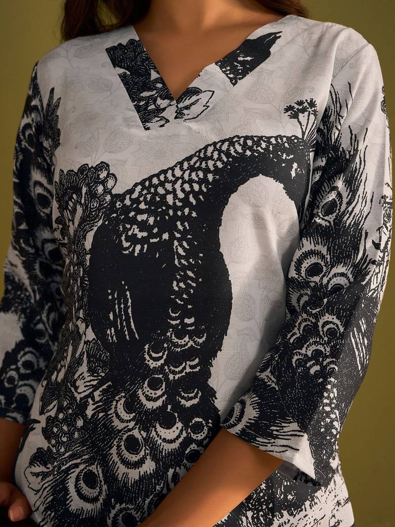 Floral Printed V-Neck Straight Kurta With Trousers